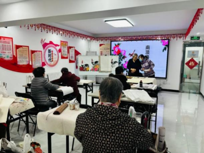 墨香重現(xiàn)鄰里情 南頂路社區(qū)書(shū)法繪畫(huà)班正式復(fù)課組織文化藝術(shù)交流活動(dòng)